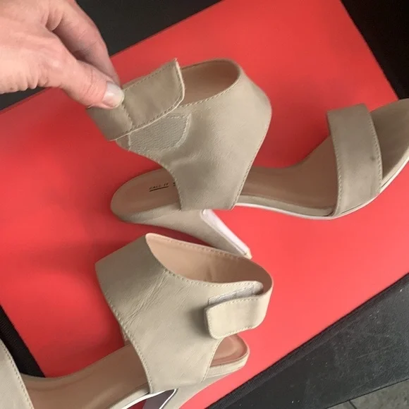 💚💚 Call It Spring Heels ~ Velcro Ankle Strap size 7 - Picture 5 of 5
